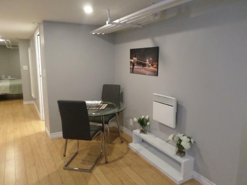 Fantastic And Modern Downtown 1-Bed Basement Apt., Parking Wi-Fi And Netflix Included Ottawa Exteriör bild